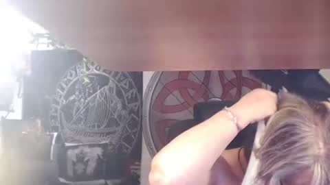 Michelle online show from 04/12/26, 04:23