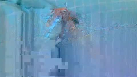 Snapshot of kleinermaxi chatting on 02/17/25, 12:59 Max online show from 02/17/25, 12:59