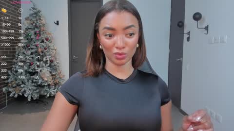 Snapshot of kleogold_1 chatting on 01/04/25, 01:21 Christina online show from 01/04/25, 01:21