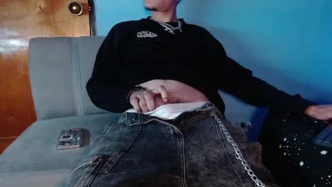 Snapshot of klevher_hot chatting on 12/17/24, 08:23 klevher_hot online show from 12/17/24, 08:23
