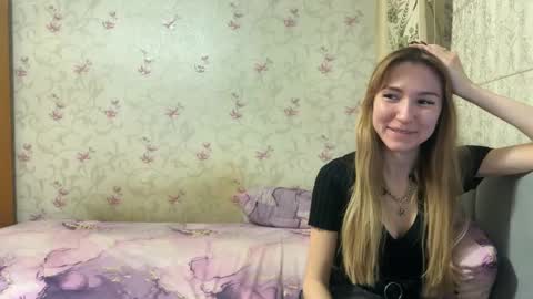 Louise and Mark online show from 01/06/25, 03:08