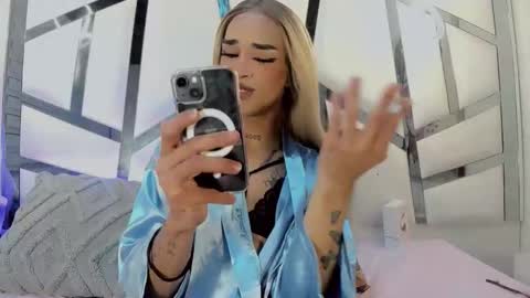 Kloe online show from 02/15/26, 08:02