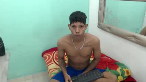 Snapshot of kloe_matias chatting on 10/22/25, 02:01 kloe matias online show from 10/22/25, 02:01