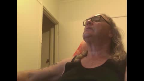 knobout online show from 10/08/25, 10:02