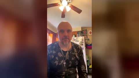 Snapshot of knotdaddy1983 chatting on 03/29/26, 04:18 knotdaddy1983 online show from 03/29/26, 04:18