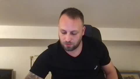 hugo online show from 10/29/25, 01:19