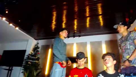 kobayaske online show from 12/14/25, 04:45