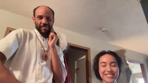 A Dick Ting online show from 05/03/26, 01:55