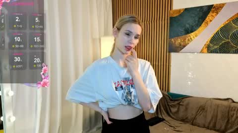 Snapshot of koineko chatting on 04/05/26, 11:18 Lilu online show from 04/05/26, 11:18