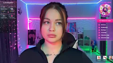 Mia online show from 02/12/26, 08:26