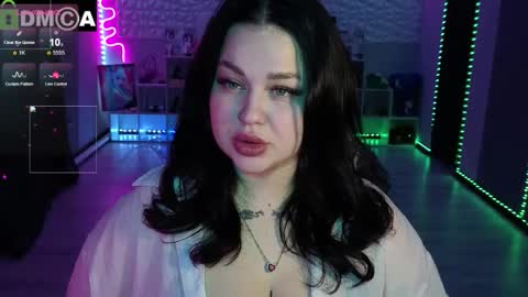 Mia online show from 04/20/26, 03:15