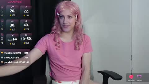 Snapshot of koneko_nya chatting on 12/26/24, 11:57 Riley online show from 12/26/24, 11:57