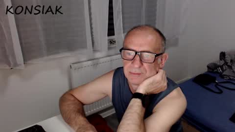 Komsiak online show from 09/12/25, 06:52