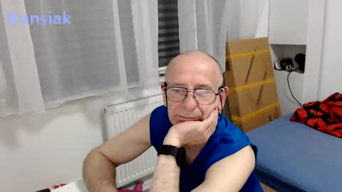 Komsiak online show from 05/30/26, 06:49