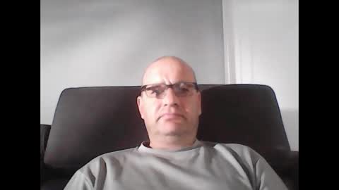 Snapshot of konsty17 chatting on 10/29/25, 10:33 konsty17 online show from 10/29/25, 10:33