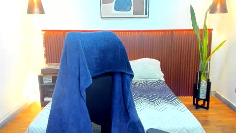 Kora Shadow online show from 12/04/25, 07:33