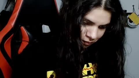 Snapshot of koranikky08 chatting on 12/03/24, 01:19 Karoll online show from 12/03/24, 01:19