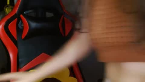 Snapshot of koranikky08 chatting on 12/11/24, 05:21 Karoll online show from 12/11/24, 05:21