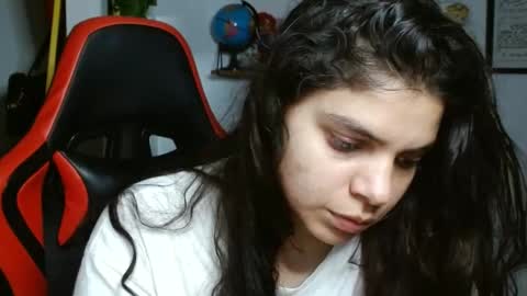 Snapshot of koranikky08 chatting on 12/13/24, 12:53 Karoll online show from 12/13/24, 12:53