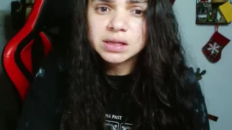 Snapshot of koranikky08 chatting on 12/21/24, 02:41 Karoll online show from 12/21/24, 02:41