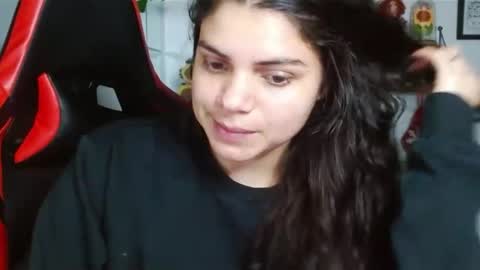 Snapshot of koranikky08 chatting on 12/24/24, 02:32 Karoll online show from 12/24/24, 02:32