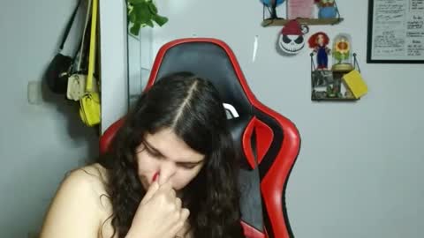 Snapshot of koranikky08 chatting on 12/28/24, 06:06 Karoll online show from 12/28/24, 06:06