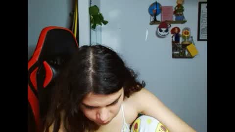 Snapshot of koranikky08 chatting on 12/29/24, 01:45 Karoll online show from 12/29/24, 01:45