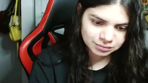 Snapshot of koranikky08 chatting on 01/08/25, 01:11 Karoll online show from 01/08/25, 01:11