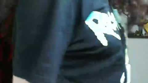 Snapshot of koranikky08 chatting on 01/08/25, 04:12 Karoll online show from 01/08/25, 04:12