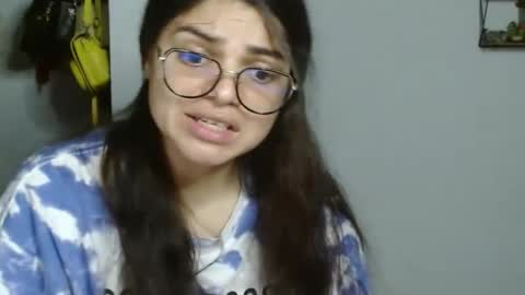 Snapshot of koranikky08 chatting on 01/12/25, 01:32 Karoll online show from 01/12/25, 01:32