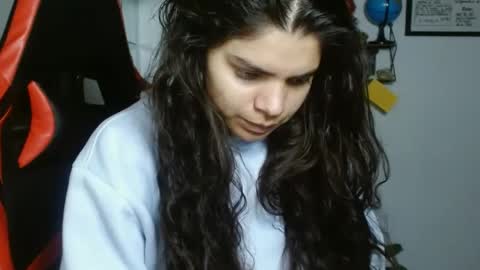 Snapshot of koranikky08 chatting on 02/15/25, 12:37 Karoll online show from 02/15/25, 12:37