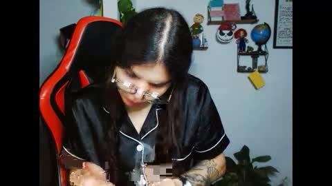 Snapshot of koranikky08 chatting on 02/16/25, 01:47 Karoll online show from 02/16/25, 01:47