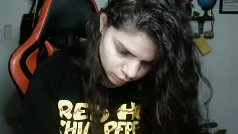 Snapshot of koranikky08 chatting on 02/26/25, 02:15 Karoll online show from 02/26/25, 02:15