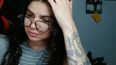 Snapshot of koranikky08 chatting on 02/27/25, 02:53 Karoll online show from 02/27/25, 02:53