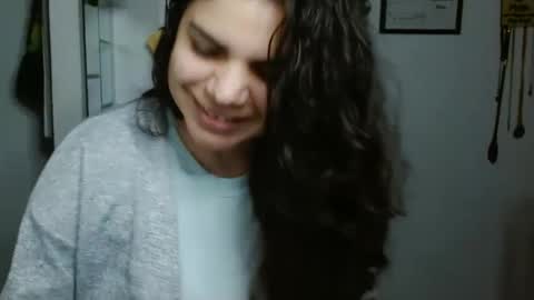 Snapshot of koranikky08 chatting on 10/08/25, 02:09 Karoll online show from 10/08/25, 02:09