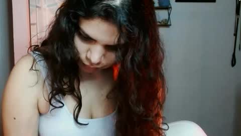 Snapshot of koranikky08 chatting on 10/15/25, 01:50 Karoll online show from 10/15/25, 01:50