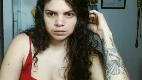 Snapshot of koranikky08 chatting on 10/17/25, 01:20 Karoll online show from 10/17/25, 01:20