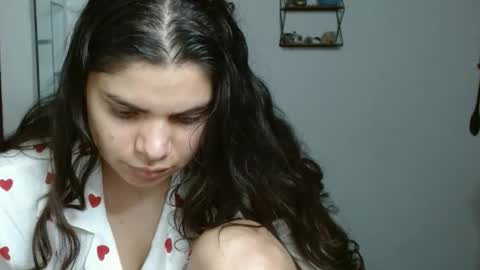 Snapshot of koranikky08 chatting on 11/05/25, 01:49 Karoll online show from 11/05/25, 01:49