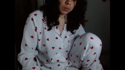 Snapshot of koranikky08 chatting on 12/18/25, 03:01 Karoll online show from 12/18/25, 03:01