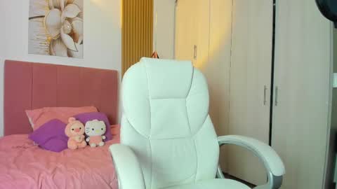 Snapshot of korarousee chatting on 09/15/25, 01:00 Kora online show from 09/15/25, 01:00