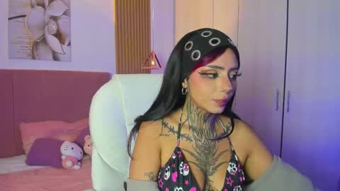 Snapshot of korarousee chatting on 09/26/25, 01:48 Kora online show from 09/26/25, 01:48