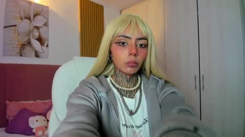 Snapshot of korarousee chatting on 10/12/25, 01:21 Kora online show from 10/12/25, 01:21