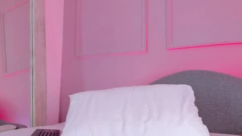 K O S M I C online show from 05/11/26, 04:04