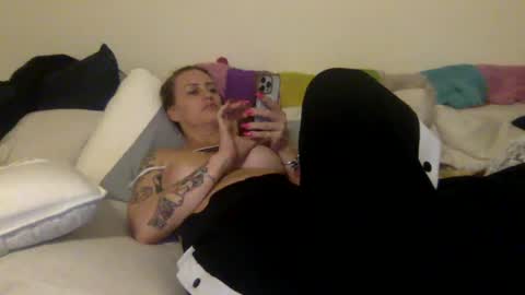 Snapshot of koyoteej chatting on 01/21/25, 10:52 koyoteej online show from 01/21/25, 10:52