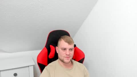 Snapshot of kozik1992 chatting on 12/02/24, 11:18 Bartek online show from 12/02/24, 11:18