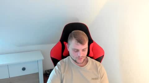 Snapshot of kozik1992 chatting on 12/23/24, 02:07 Bartek online show from 12/23/24, 02:07