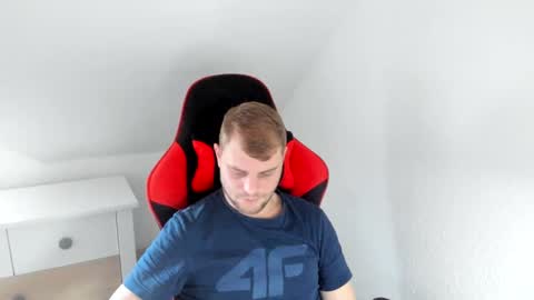 Snapshot of kozik1992 chatting on 02/08/25, 07:59 Bartek online show from 02/08/25, 07:59