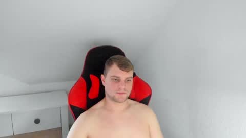 Snapshot of kozik1992 chatting on 02/14/25, 07:28 Bartek online show from 02/14/25, 07:28