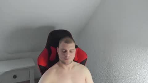 Snapshot of kozik1992 chatting on 02/27/25, 07:01 Bartek online show from 02/27/25, 07:01