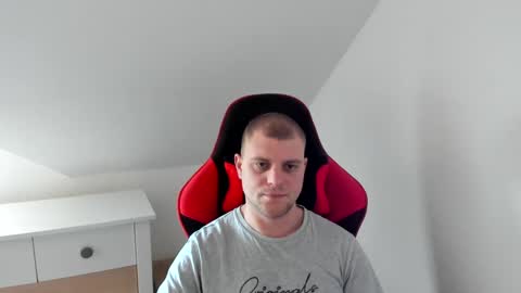 Snapshot of kozik1992 chatting on 03/06/25, 12:41 Bartek online show from 03/06/25, 12:41